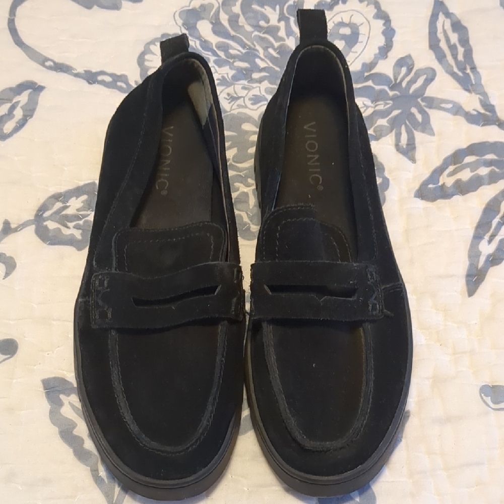 Vionic Classic Black Uptown Loafers